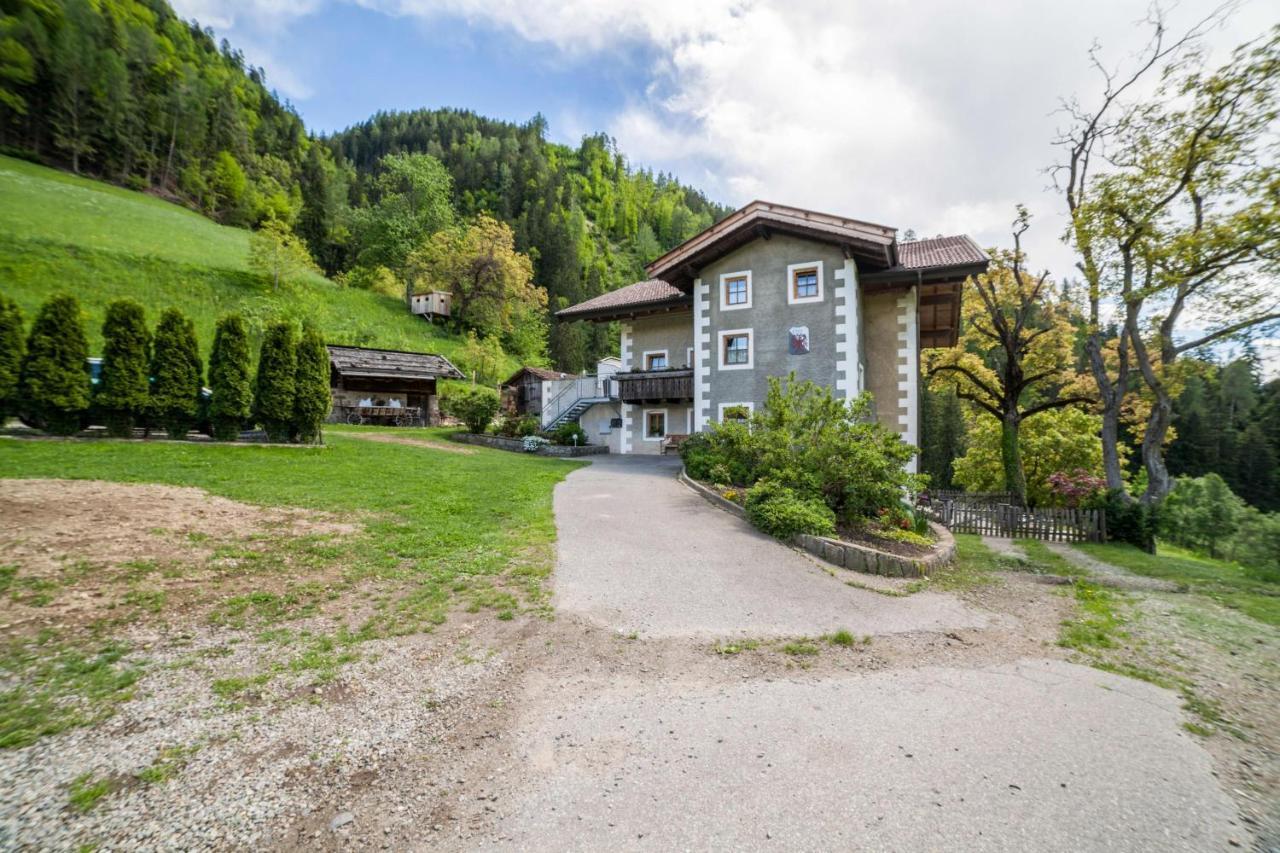 Schildhof Ebion Schildhofsuite San Leonardo in Passiria Exterior photo